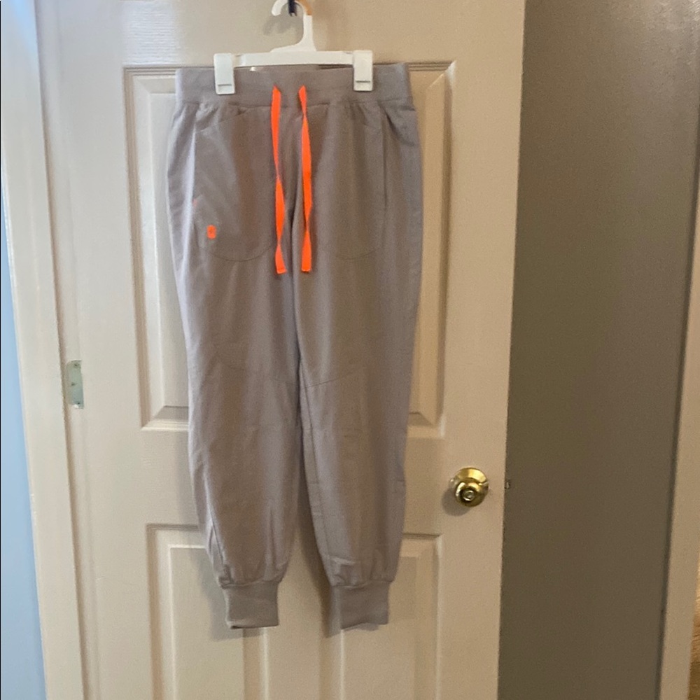 Figs Zamora in boulder EAC collection. Nylon type material. Size medium.